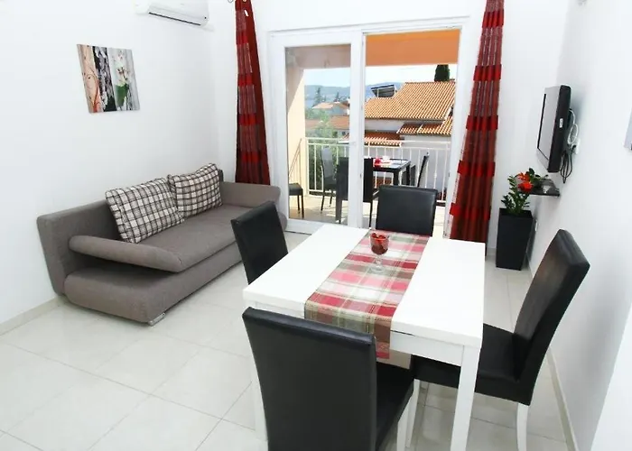 Apartamento With Parking Space Sveti Filip I Jakov, Biograd - 25177 *